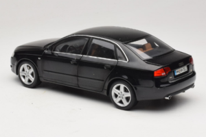 Audi A4 B6 3.2 Quattro Czarny Minichamps 1:18 5010404125 Metal — zdjęcie 7 z 8