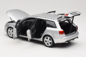 Audi A4 B7 3.2 Quattro Avant Srebrny Minichamps 1:18 5010404215 Metal — zdjęcie 5 z 8