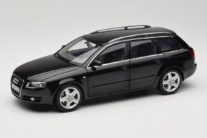 Audi A4 B8 Avant 3.2 Quattro Czarny Minichamps 1:18 5010404225 Metal