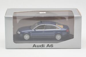Audi A6 C5 Ciemnoniebieski Minichamps 1:43 132093 Metal — zdjęcie 4 z 4