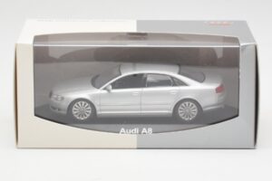 Audi A8 D3 Srebrny Minichamps 1:43 20000001386001 Metal — zdjęcie 4 z 4