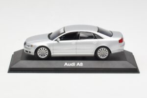 Audi A8 D3 Srebrny Minichamps 1:43 20000001386001 Metal