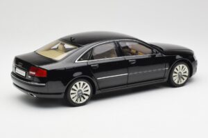 Audi A8 D3 W12 Czarny Kyosho 1:18 09212BK Metal — zdjęcie 3 z 8