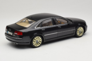 Audi A8 D3 W12 Czarny Kyosho 1:18 5010508135 Metal — zdjęcie 3 z 8