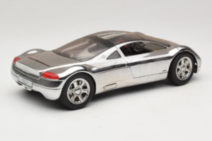 Audi Avus Quattro Chrome Silver Revell 1:18 08913-C1 Metal — zdjęcie 3 z 8
