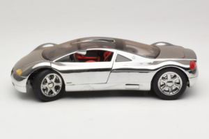Audi Avus Quattro Chrome Silver Revell 1:18 08913-C1 Metal — zdjęcie 4 z 8