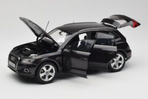 Audi Q5 8R Lava Grey Kyosho 1:18 09242LG Metal — zdjęcie 2 z 8