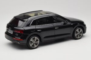 Audi Q5L FY Czarny Paudi Model 1:18 26732 Metal — zdjęcie 3 z 8