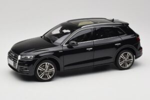 Audi Q5L FY Czarny Paudi Model 1:18 26732 Metal