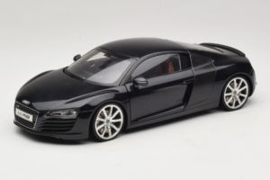 Audi R8 Czarny Kyosho 1:18 09213BK Metal