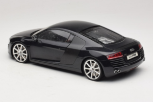 Audi R8 Czarny Kyosho 1:18 09213BK Metal — zdjęcie 7 z 8