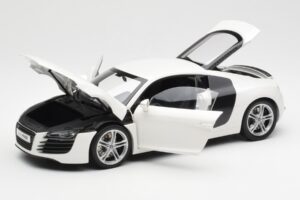 Audi R8 Type 42 Biały Kyosho 1:18 09213W Metal — zdjęcie 2 z 8