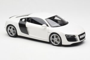 Audi R8 Type 42 Biały Kyosho 1:18 09213W Metal — zdjęcie 6 z 8