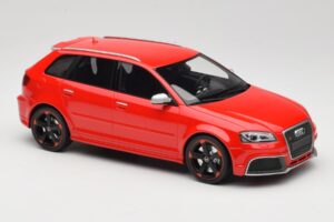 Audi RS3 8P Sportback Czerwony DNA 1:18 DNA000056 Żywica — zdjęcie 4 z 6