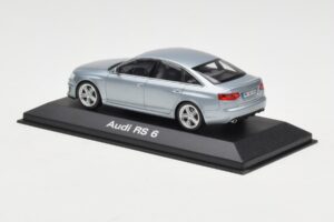 Audi RS6 C6 Monza Silver Minichamps 1:43 5010810113 Metal — zdjęcie 3 z 4