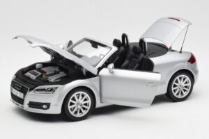 Audi TT 8J Roadster Jasny Srebrny Minichamps 1:18 5010500515 Metal — zdjęcie 2 z 8