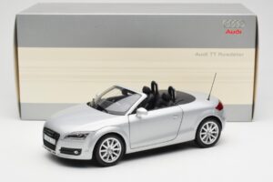 Audi TT 8J Roadster Jasny Srebrny Minichamps 1:18 5010500515 Metal — zdjęcie 8 z 8