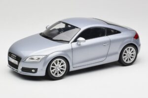 Audi TT 8N RHD Lake Srebrny Metalik Minichamps 1:18 150015020 Metal
