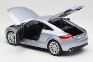Audi TT 8N RHD Lake Srebrny Metalik Minichamps 1:18 150015020 Metal — zdjęcie 5 z 8