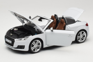 Audi TT 8S Roadster Glacier White Minichamps 1:18 5011400515 Metal — zdjęcie 2 z 8