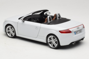 Audi TT 8S Roadster Glacier White Minichamps 1:18 5011400515 Metal — zdjęcie 7 z 8
