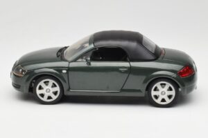 Audi TT 8N Roadster Zielony Revell 1:18 8979 Metal — zdjęcie 4 z 8