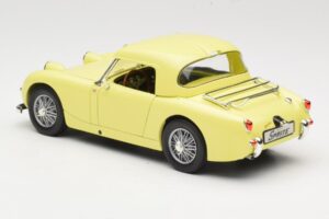 Austin-Healey Sprite Mk1 Żółty Revell 1:18 8835 Metal — zdjęcie 7 z 8