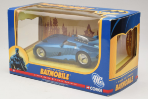 Batmobile DC Comics Corgi 1:24 77511 Metal — zdjęcie 3 z 3