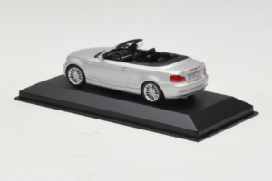 BMW 1-Series E88 Kabriolet Titan Silver Minichamps 1:43 80420427037-R1 Metal — zdjęcie 3 z 5