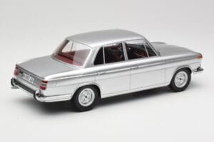 BMW 1800 Ti Srebrny Minichamps 1:18 107024000 Żywica — zdjęcie 2 z 6