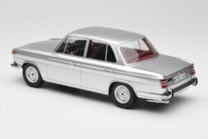 BMW 1800 Ti Srebrny Minichamps 1:18 107024000 Żywica — zdjęcie 5 z 6