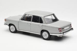 BMW 1800 TiSA Bernina Szary AUTOart 1:18 70621 Metal — zdjęcie 7 z 8