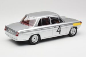 BMW 1800 TiSA #4 J. Ickx / J. van Ophem 24 Hours of Spa 1965 Winners Minichamps 1:18 107652504 Żywica — zdjęcie 2 z 6
