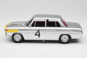 BMW 1800 TiSA #4 J. Ickx / J. van Ophem 24 Hours of Spa 1965 Winners Minichamps 1:18 107652504 Żywica — zdjęcie 3 z 6