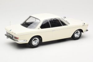 BMW 2000 CS Coupe Kremowy KK-Scale 1:18 KKDC180121 Metal — zdjęcie 2 z 6