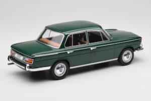 BMW 2000 121 Zielony MCG 1:18 MCG18542 Metal — zdjęcie 2 z 6