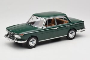 BMW 2000 121 Zielony MCG 1:18 MCG18542 Metal