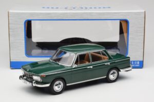 BMW 2000 121 Zielony MCG 1:18 MCG18542 Metal — zdjęcie 6 z 6