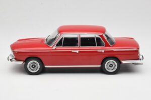 BMW 2000 121 Czerwony MCG 1:18 MCG18543 Metal — zdjęcie 3 z 6