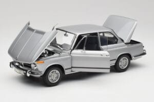 BMW 2002 Tii Polaris Srebrny AUTOart 1:18 80430146517 Metal — zdjęcie 2 z 8