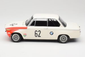 BMW 2002 tiK BMW AG #1 H. Hahne / D. Quester Class Winner Guards International 6 Hours Brands Hatch 1969 Minichamps 1:18 1556 — zdjęcie 3 z 6