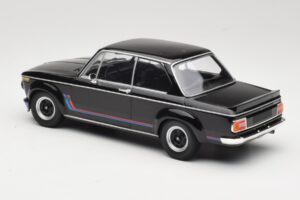 BMW 2002 Turbo Czarny Minichamps 1:18 155026204 Metal — zdjęcie 5 z 6