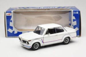 BMW 2002 Turbo E10 Biały Anson 1:18 30393 Metal — zdjęcie 8 z 8