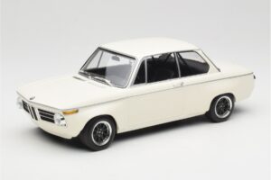 BMW 2002 Biały Plain Body Version Minichamps 1:18 155702600 Metal