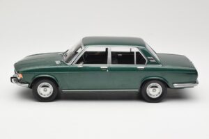 BMW 2500 E3 Green Metallic Minichamps 1:18 155029201 Metal — zdjęcie 3 z 6