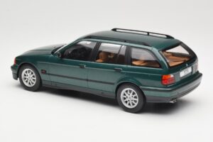 BMW 3 Series E36 Touring Green Metallic MCG 1:18 MCG18366 Metal — zdjęcie 5 z 6
