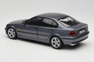 BMW 318i E46 Grey Metallic Edycja Dealerska UT Models 1:18 80430028459 Metal — zdjęcie 7 z 8