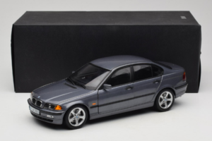 BMW 318i E46 Grey Metallic Edycja Dealerska UT Models 1:18 80430028459 Metal — zdjęcie 8 z 8