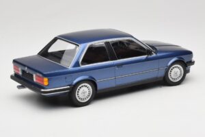 BMW 323i E30 Blue Metallic Minichamps 1:18 155026002 Metal — zdjęcie 2 z 6