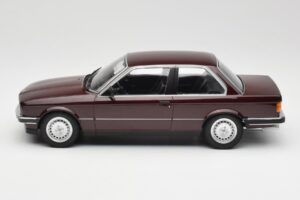 BMW 323i E30 Dark Red Metallic Minichamps 1:18 155026007 Metal — zdjęcie 3 z 6